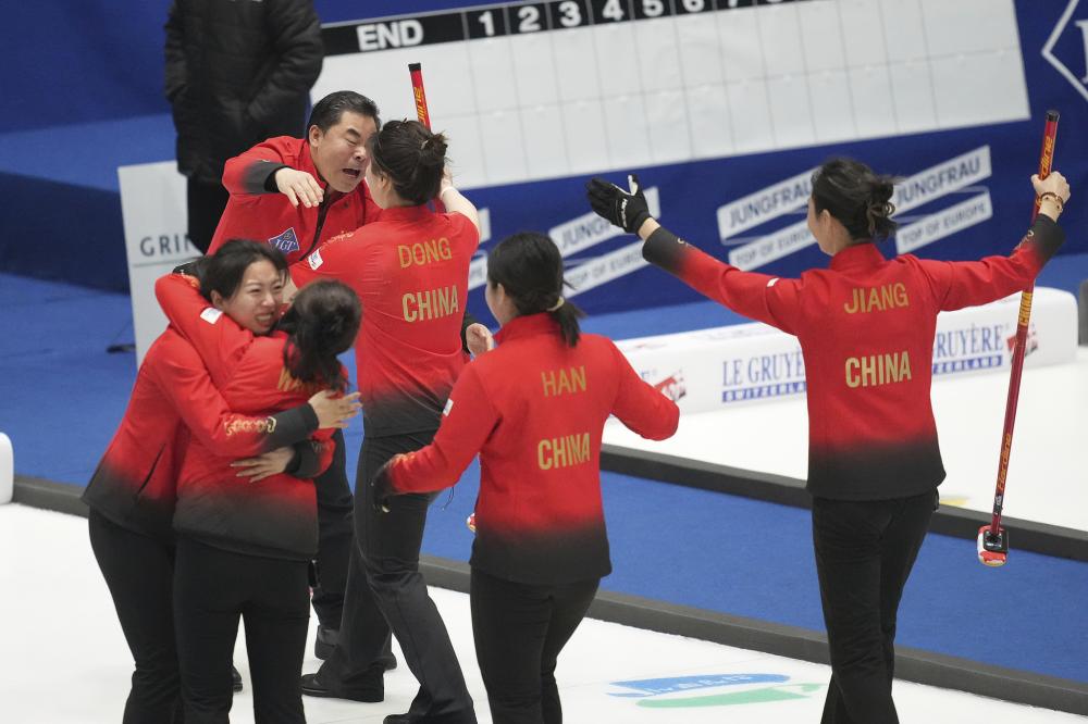 近百台赛车通过发车台，2025APRC／CRC龙游拉力赛盛大开幕！